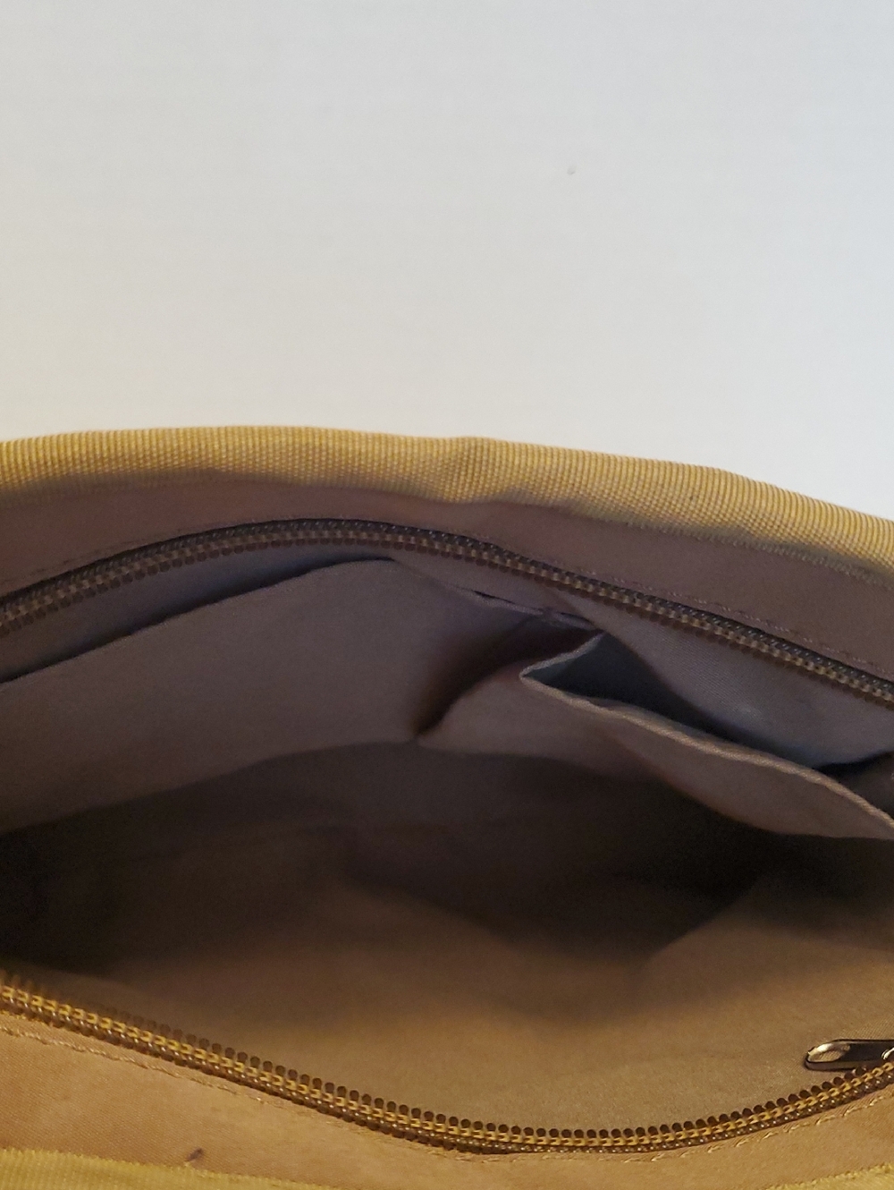 Checkerboard Woven Crossbody Bag - Picture 3 of 3